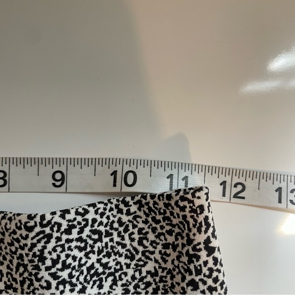 Athleta Salutation Stash Pocket II 7/8 Textured Tight - Picture 8 of 10